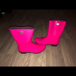 UGG RAIN BOOTS SIZE 8